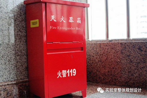 實(shí)驗(yàn)室安全及防護(hù)知識及其常識(圖2) 實(shí)驗(yàn)室安全及防護(hù)知識及其常識(圖2)